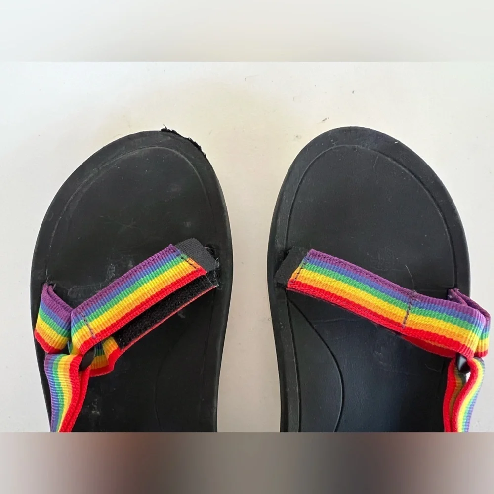 Teva Kid's Unisex Hurricane Xlt 2 Sandals Water Shoes, Rainbow and Black, size 3